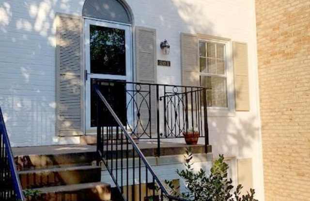 3249 B SUTTON Place NW Gallery 1