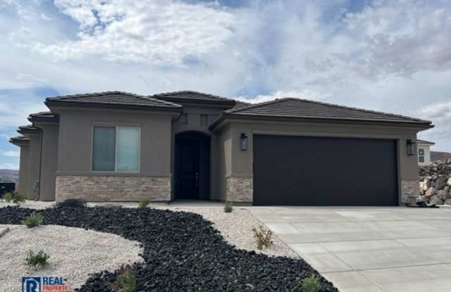 Large Home in Firerock - 1837 West 350 North, Hurricane, UT 84737