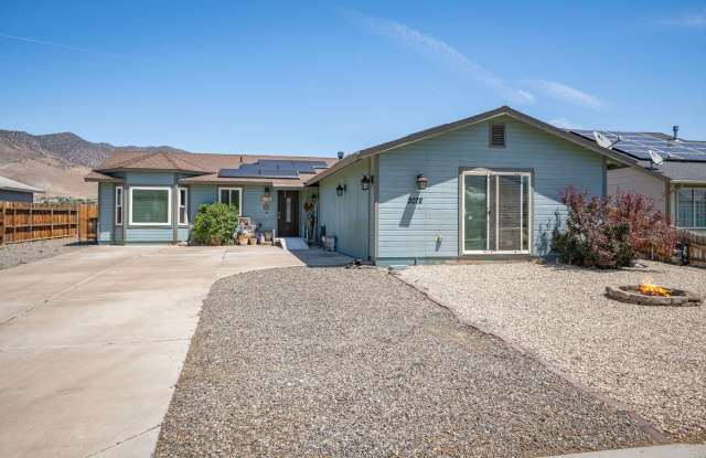 Spacious 6-Bedroom Home with Solar & RV/Boat Parking photos photos