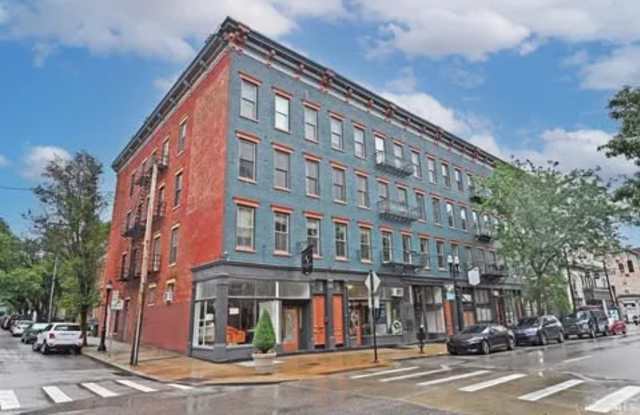 1410 Main St Ste 2C Gallery 2