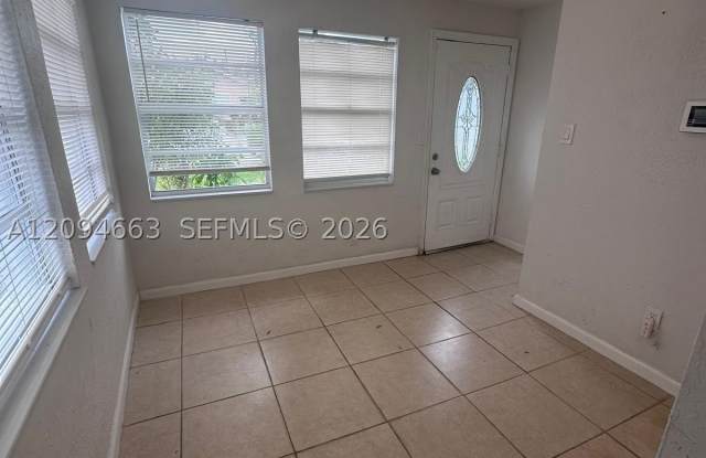 2837 NW 9th Ct Gallery 4