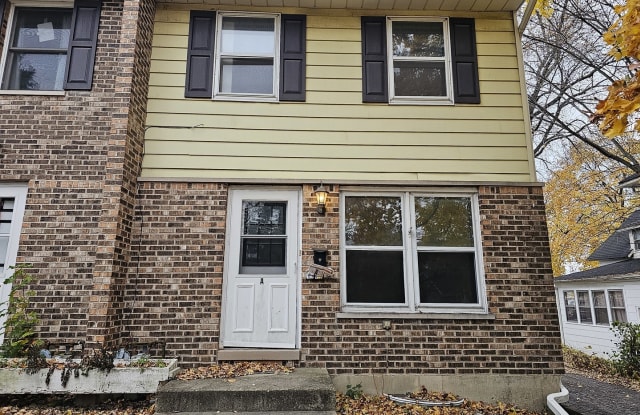 61 Gates Street - 61 Gates Street, Crystal Lake, IL 60014