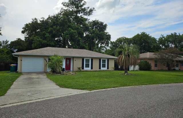 930 CEDAR CIRCLE photos photos
