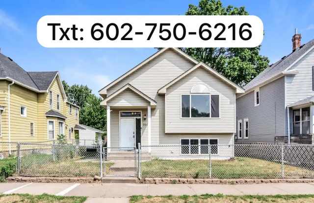 353 4th Ave S Gallery 1