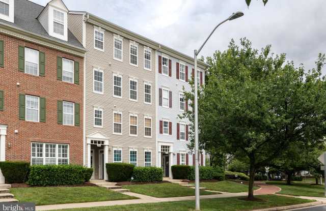 584 ORCHARD RIDGE Drive Gallery 1