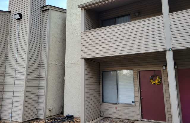 College Station - 2 bedroom / 1.5 bath / 2 story - Condo at Dartmouth and Harvey. Gallery 1