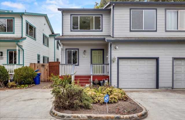Spacious 3 Bedroom, 2.5 Bathroom Marina Townhome photos photos