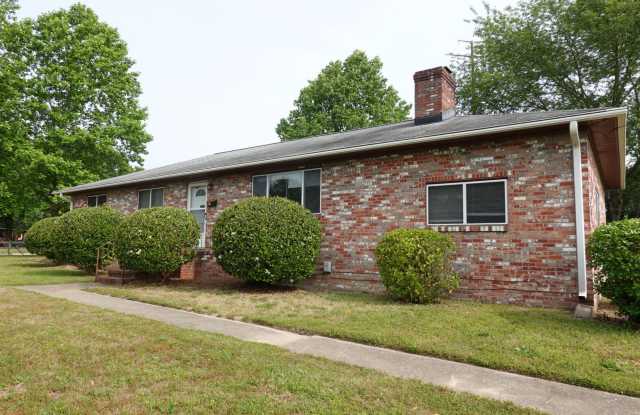 Brick Ranch Near Newport News City Center For Rent photos photos