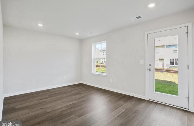 127 KINKADE Court Gallery 2