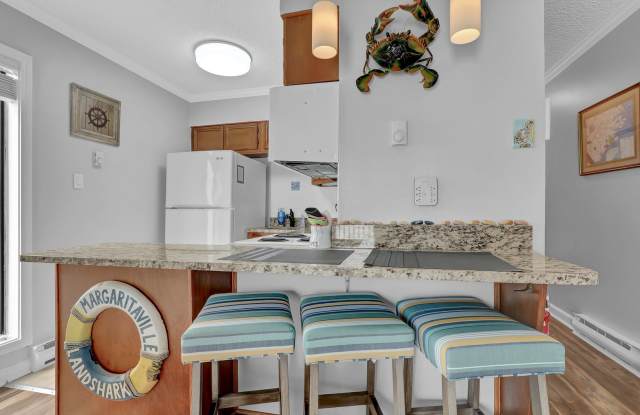 Captain's Quarters – Oceanfront Condo - Winter Rental - N. Topsail Beach, NC Gallery 3