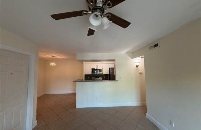 2925 Winkler Avenue Gallery 3