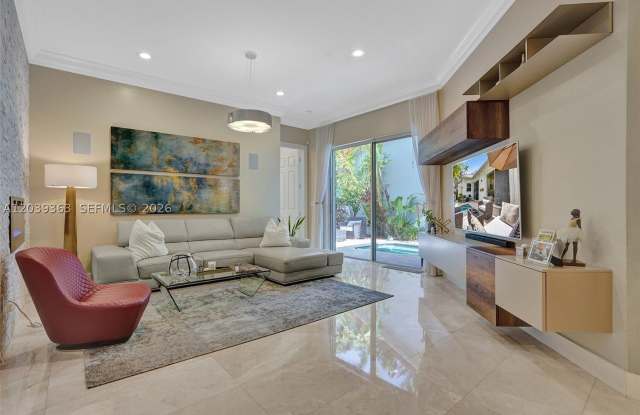 1529 Shoreline Way - 1529 Shoreline Way, Hollywood, FL 33019 1529 Shoreline Way - 1529 Shoreline Way, Hollywood, FL 33019