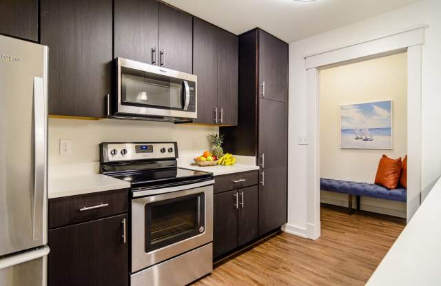 OBX 2 bedroom 2 bath Apartment with FREE storage unit for first 6 months photos photos