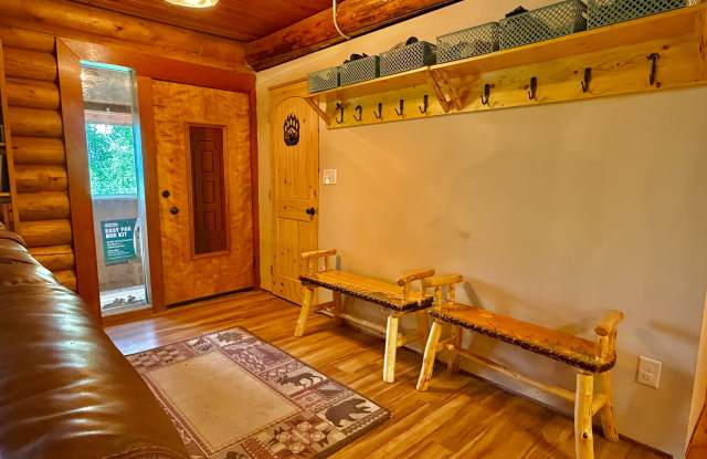 1050 Gold Mine Trail Gallery 3