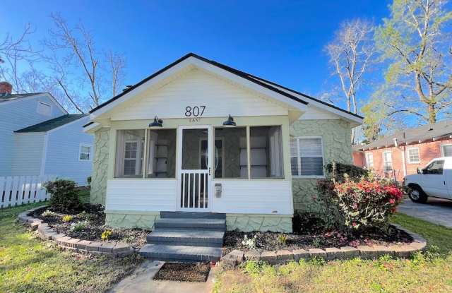 3 BED | 2 BATH | MIDTOWN | FENCED YARD photos photos 3 BED | 2 BATH | MIDTOWN | FENCED YARD photos photos