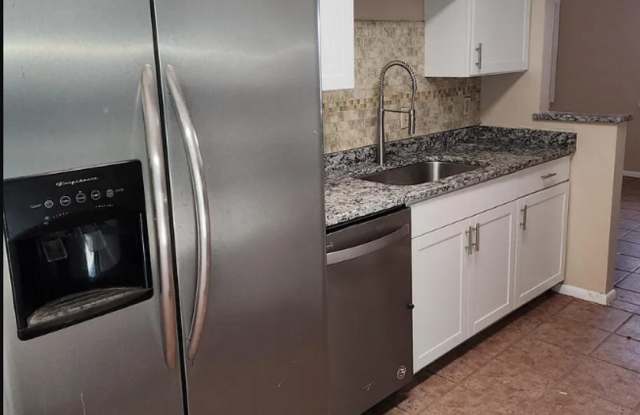 Renovated 3/2 Duplex Winter Springs Gallery 4