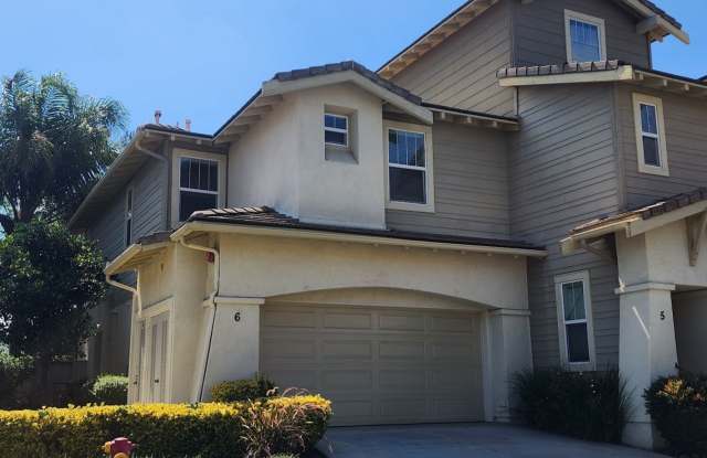 Two Story 3 Bedroom Townhome with 2 Car Garage in Gated Community - 24733 Ridgewalk Street, Murrieta, CA 92562