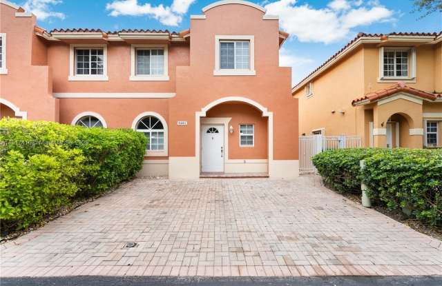 9481 SW 78th Ave photos photos