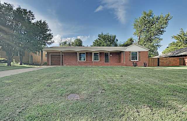 2 Bedroom 1 Bathroom Home in The Nichols Hills Area Gallery 1