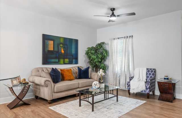 Room in 3 Bedroom Home at Freeze Ave Gallery 3
