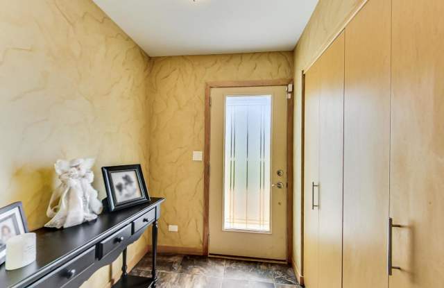 3206 Crestwood Lane Gallery 2