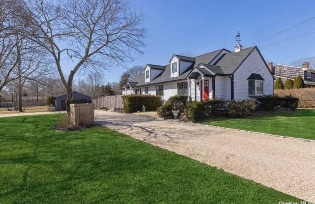 72 W Bay Avenue - 72 Bay Avenue, Hampton Bays, NY 11946