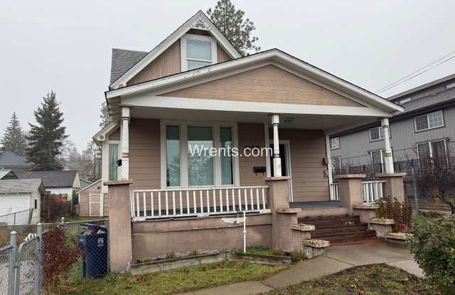 Half Off First Month's Rent Move in Special!! Perry District - 3 Bed/1 Bath Home photos photos