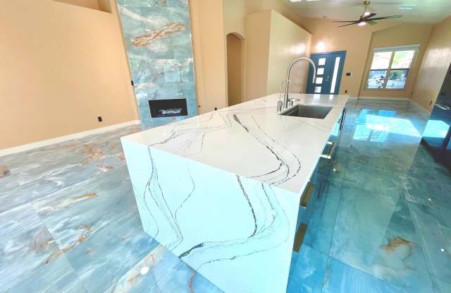 8709 E Gail Road Gallery 1