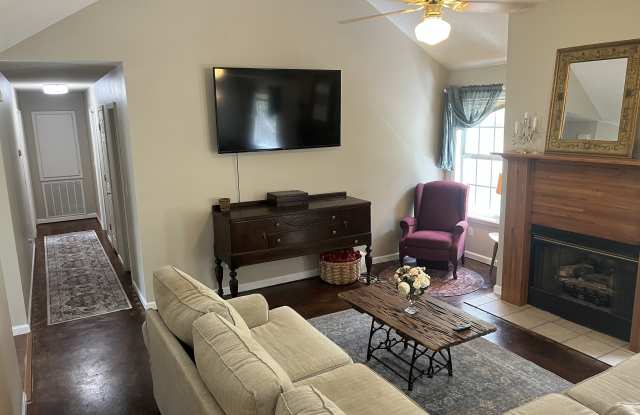 809 Deerfield Gallery 3