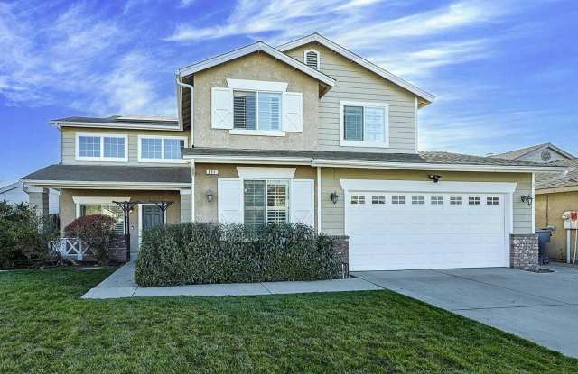 6 BR's, 3 Bathrooms with a pool and spa available now photos photos