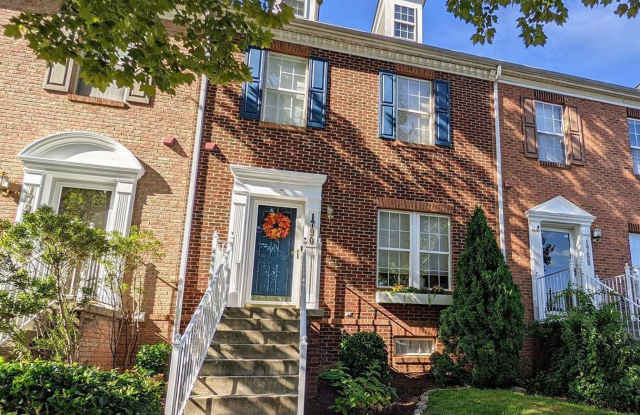 Beautifully maintained brick townhouse in the Deerbought Community available early August! photos photos