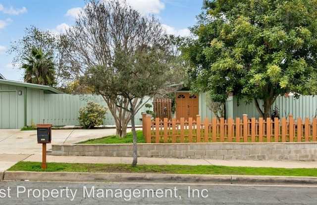 259 Santa Clara Dr - 259 Santa Clara Drive, Vista, CA 92083
