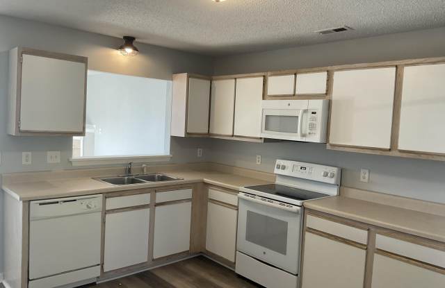 109 Fairwood Court Gallery 4