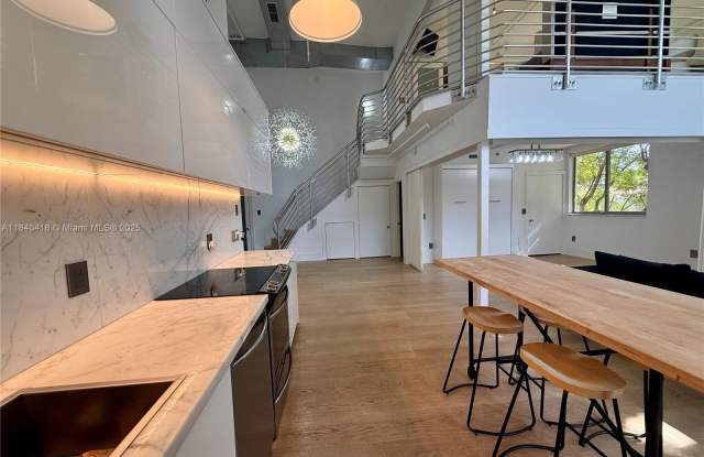 900 4th St - 900 4th Street, Miami Beach, FL 33139