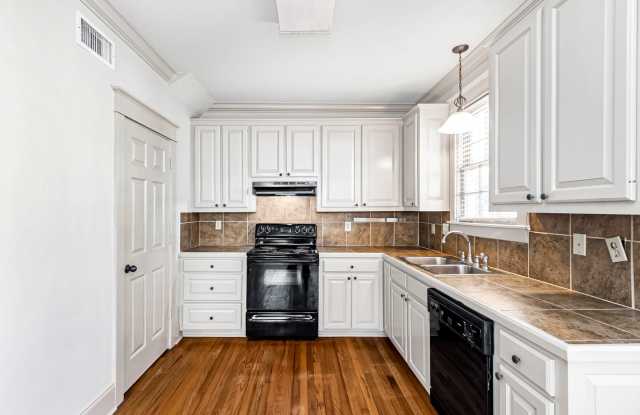 2 Bedroom Townhome In Capital Heights photos photos