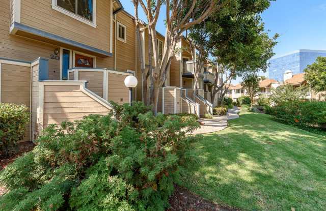 Convenient, Spacious Townhome for Rent in UTC Area photos photos