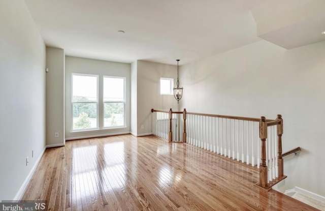 22522 HIGHCROFT TERRACE Gallery 3