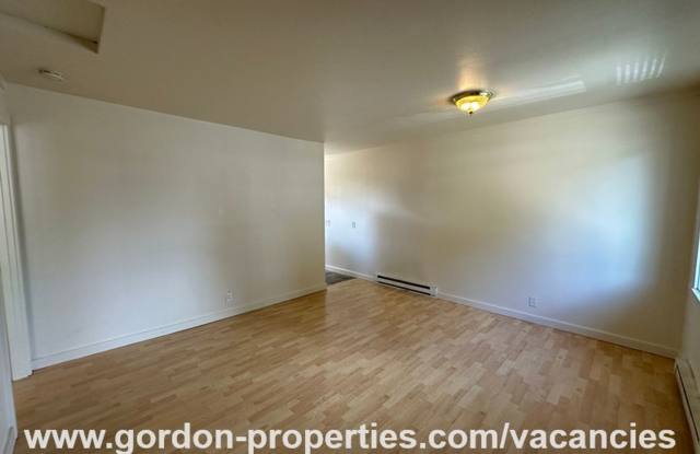 SE Arista Dr - 1 bedroom apartment in Oak Grove with storage unit Gallery 3