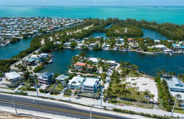 74870 Overseas Highway - 74870 Overseas Highway, Islamorada, Village of Islands, FL 33036 74870 Overseas Highway - 74870 Overseas Highway, Islamorada, Village of Islands, FL 33036