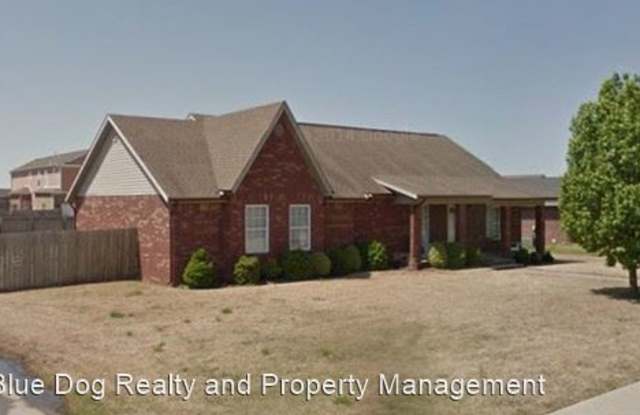 667 N. Meadowlands Drive - 667 North Meadowlands Drive, Fayetteville, AR 72704