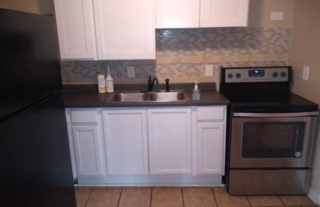 2044 Saxton Ave photos photos