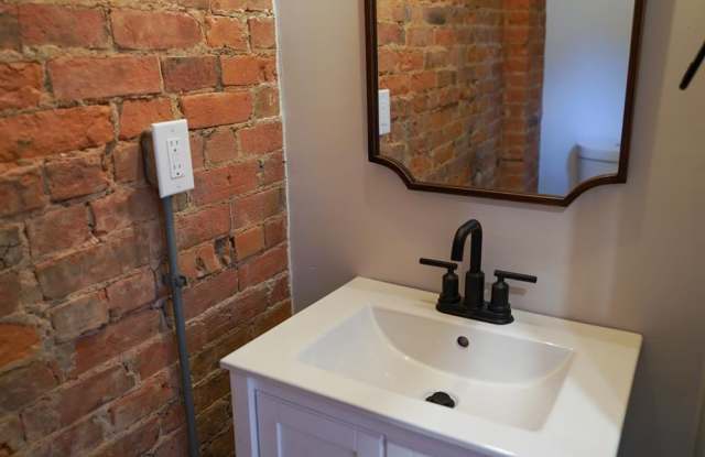 472 Dayton Street Gallery 4