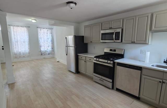 Beautiful 2 Bed, 2 Bath South Philly Home with Large Rear Yard | 2228 Cross St photos photos