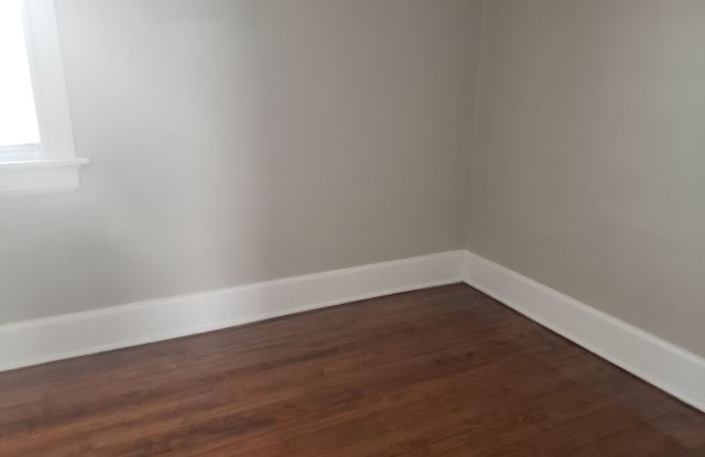 2942 N. 27th Street: 2 Bedroom Upper photos photos