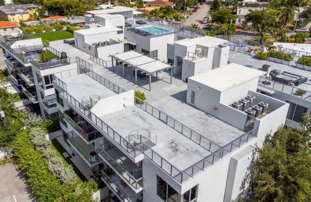 545 SW 11th St - 545 Southwest 11th Street, Miami, FL 33130