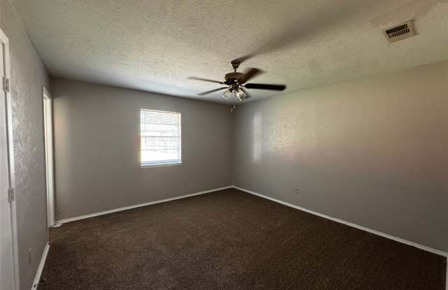 3515 Kings Circle Gallery 2