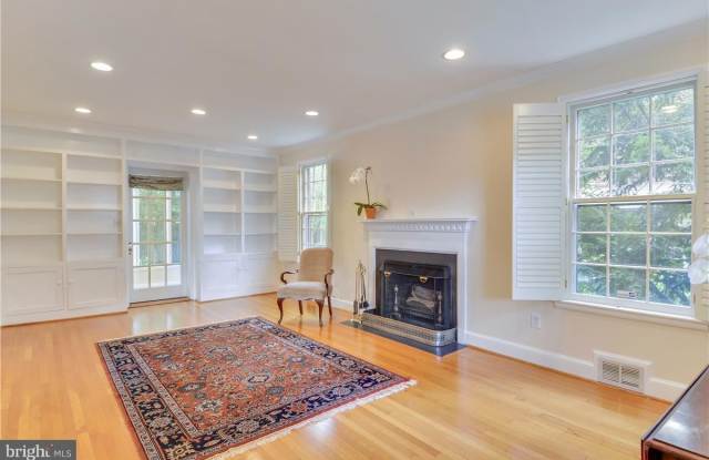 3533 CUMBERLAND ST NW Gallery 4