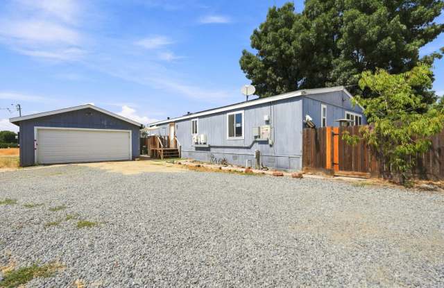 3 Bedroom 2 Bath Manufactured Home in Exeter Gallery 4