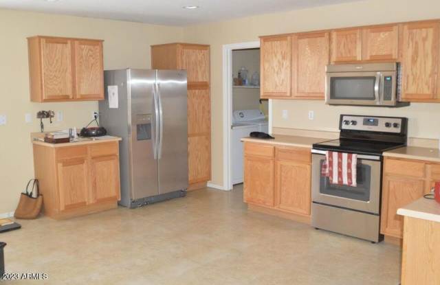 42426 W DESERT FAIRWAYS Drive Gallery 3