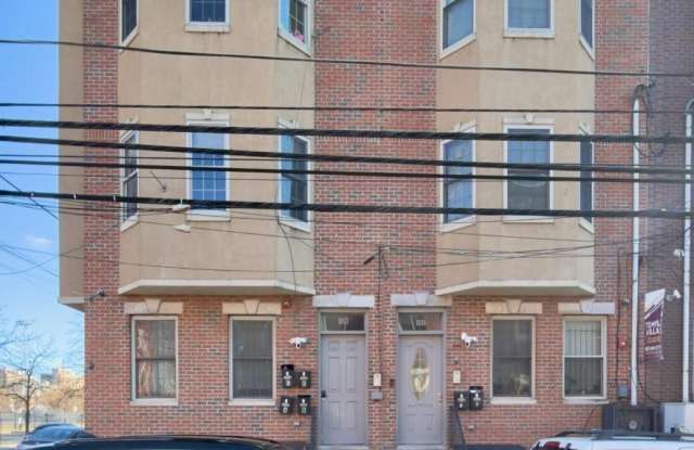 1857 N 17TH Street Gallery 1